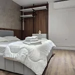 Stay-five Brand New 2 Modern In Center - Self Check-in Appartement Tirana