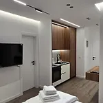 Stay-five Brand New 2 Modern In Center - Self Check-in