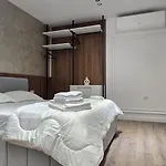 Stay-five Brand New 2 Modern In Center - Self Check-in *