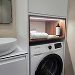 Stay-five Brand New 2 Modern In Center - Self Check-in