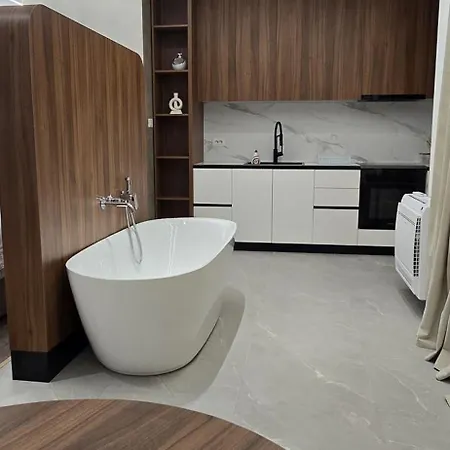 Stay-five Brand New Modern In Center - Self Check-in Tirana