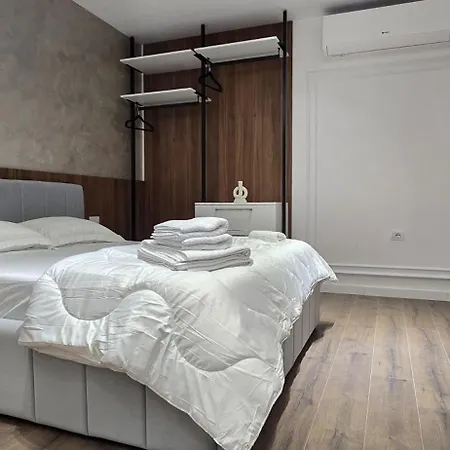 Stay-five Brand New 2 Modern In Center - Self Check-in Διαμέρισμα Τίρανα