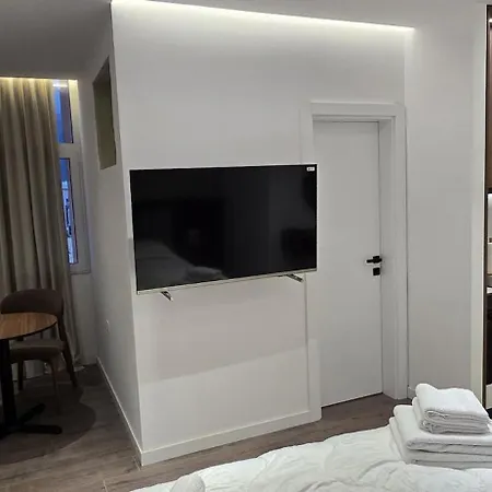 Stay-five Brand New 2 Modern In Center - Self Check-in * Τίρανα