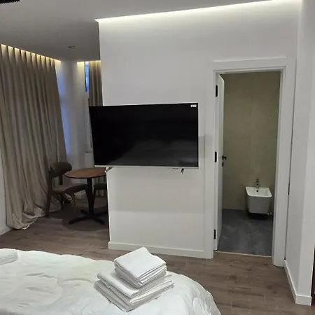 Διαμέρισμα Stay-five Brand New 2 Modern In Center - Self Check-in Τίρανα