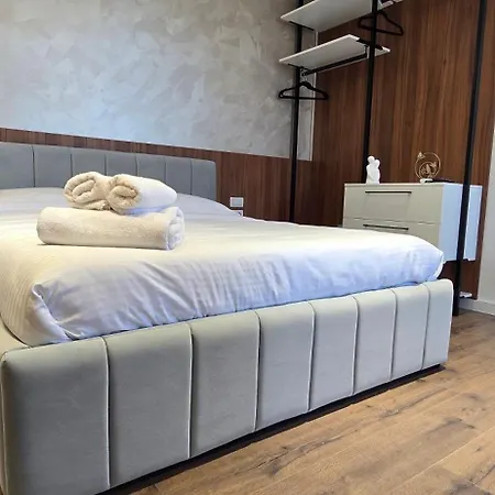 Stay-five Brand New 2 Modern In Center - Self Check-in Τίρανα