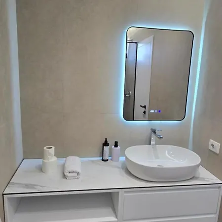Stay-five Brand New 2 Modern In Center - Self Check-in Τίρανα