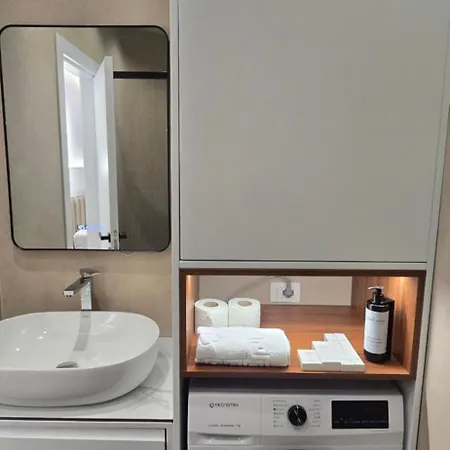 Stay-five Brand New 2 Modern In Center - Self Check-in * Τίρανα