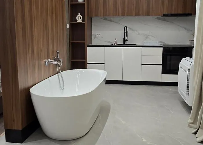 Stay-five Brand New Modern In Center - Self Check-in Tirana