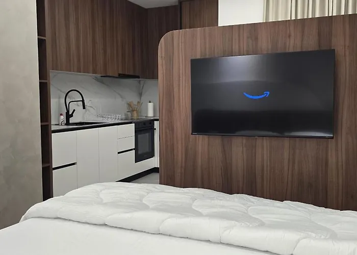 Stay-five Brand New Modern In Center - Self Check-in