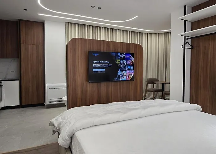 Stay-five Brand New Modern In Center - Self Check-in *