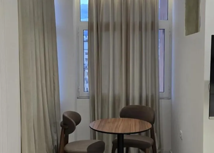 Stay-five Brand New Modern In Center - Self Check-in Apartment