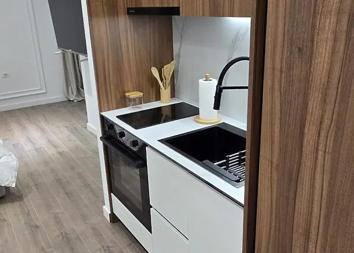 Stay-five Brand New Modern In Center - Self Check-in * Tirana