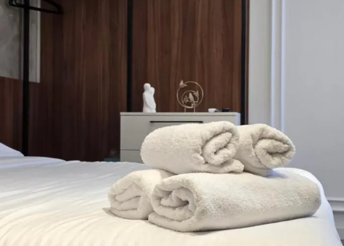 Stay-five Brand New Modern In Center - Self Check-in * Tirana