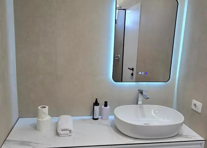 Apartment Stay-five Brand New Modern In Center - Self Check-in