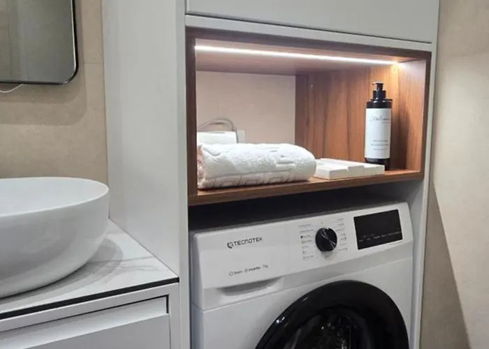 Stay-five Brand New Modern In Center - Self Check-in