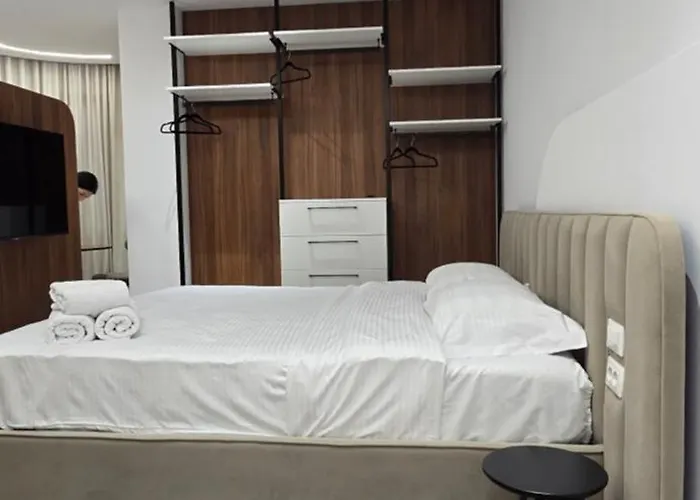 Stay-five Brand New Modern In Center - Self Check-in Apartment