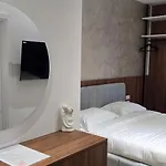 Stay-five Brand New 2 Modern In Center - Self Check-in