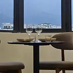 Stay-five Brand New 2 Modern In Center - Self Check-in * Tiran