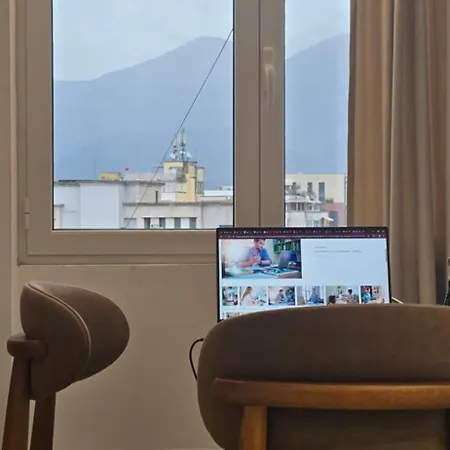 Stay-five Brand New Modern In Center - Self Check-in Apartmán *