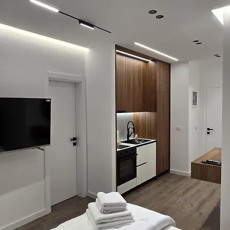 Stay-five Brand New 2 Modern In Center - Self Check-in