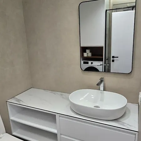 Stay-five Brand New Modern In Center - Self Check-in *