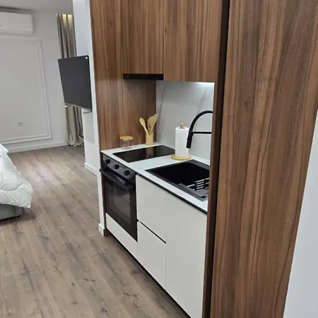 Stay-five Brand New 2 Modern In Center - Self Check-in