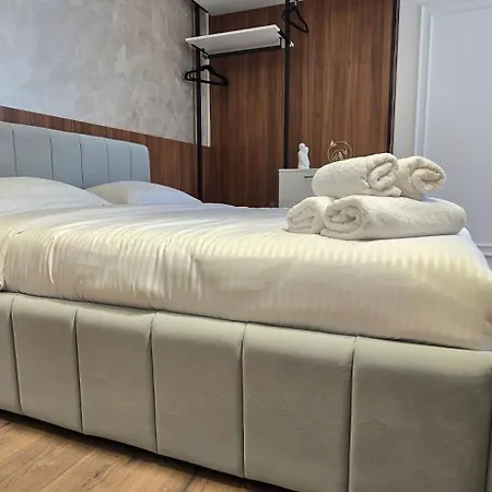 Stay-five Brand New Modern In Center - Self Check-in Apartmán