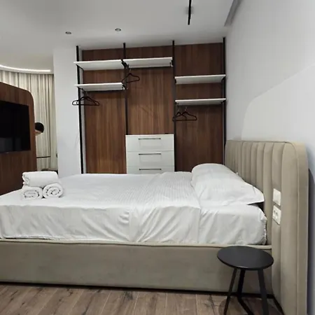 Stay-five Brand New Modern In Center - Self Check-in Apartment
