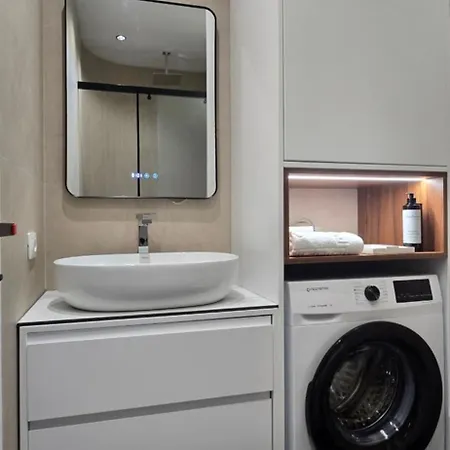 Stay-five Brand New Modern In Center - Self Check-in * Tirana