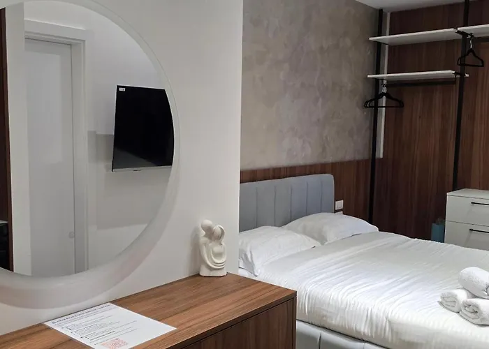 Stay-five Brand New 2 Modern In Center - Self Check-in