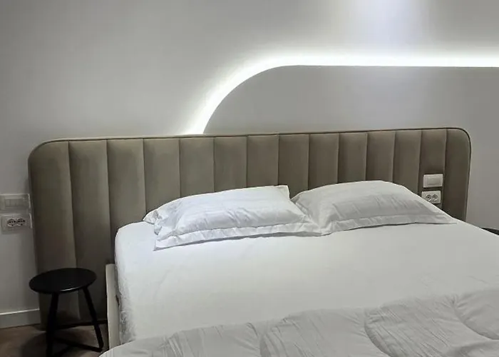 Stay-five Brand New 2 Modern In Center - Self Check-in * Tirana