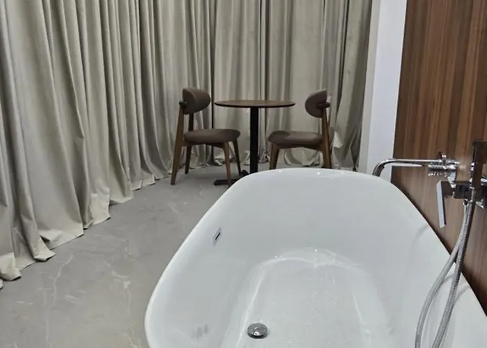 Stay-five Brand New 2 Modern In Center - Self Check-in