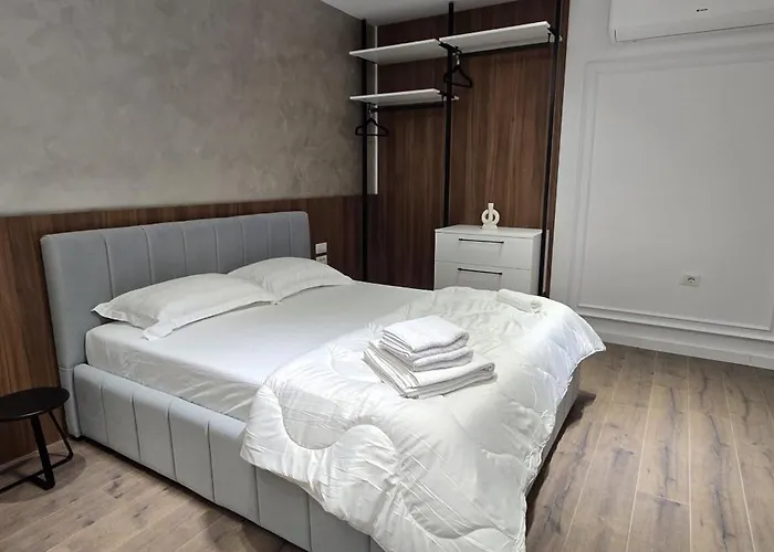 Stay-five Brand New 2 Modern In Center - Self Check-in * Tirana