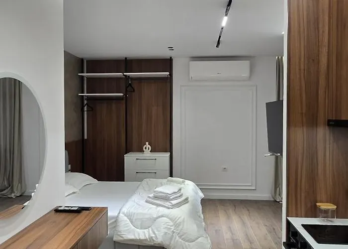 Appartement Stay-five Brand New 2 Modern In Center - Self Check-in Tirana