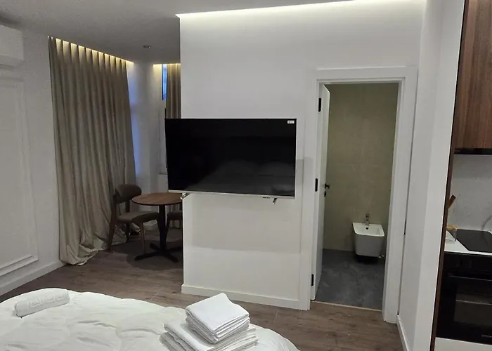 Stay-five Brand New 2 Modern In Center - Self Check-in * Tirana