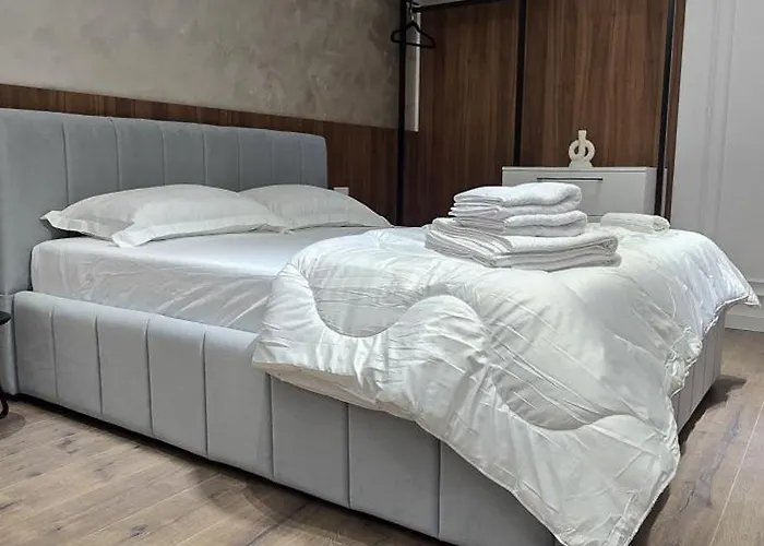 Stay-five Brand New 2 Modern In Center - Self Check-in