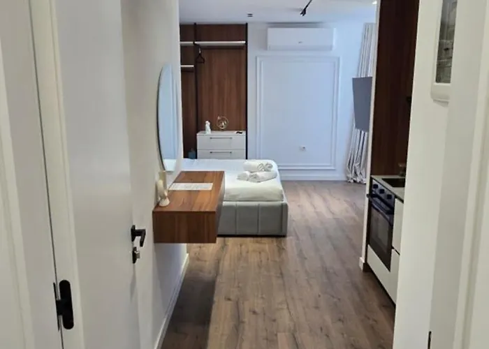 Stay-five Brand New 2 Modern In Center - Self Check-in Tirana